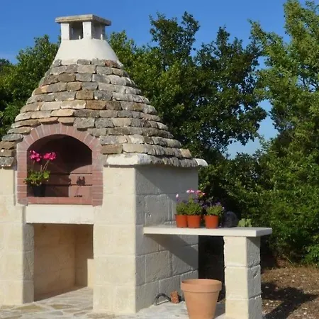 别墅 Mandorle 奇斯泰尼诺