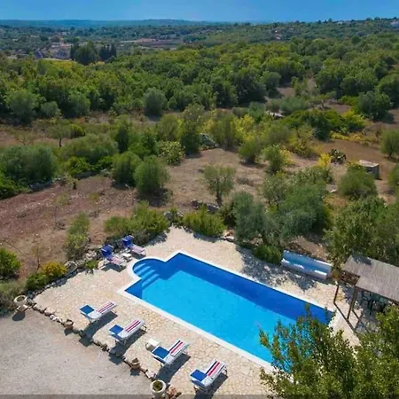 别墅 Mandorle 奇斯泰尼诺